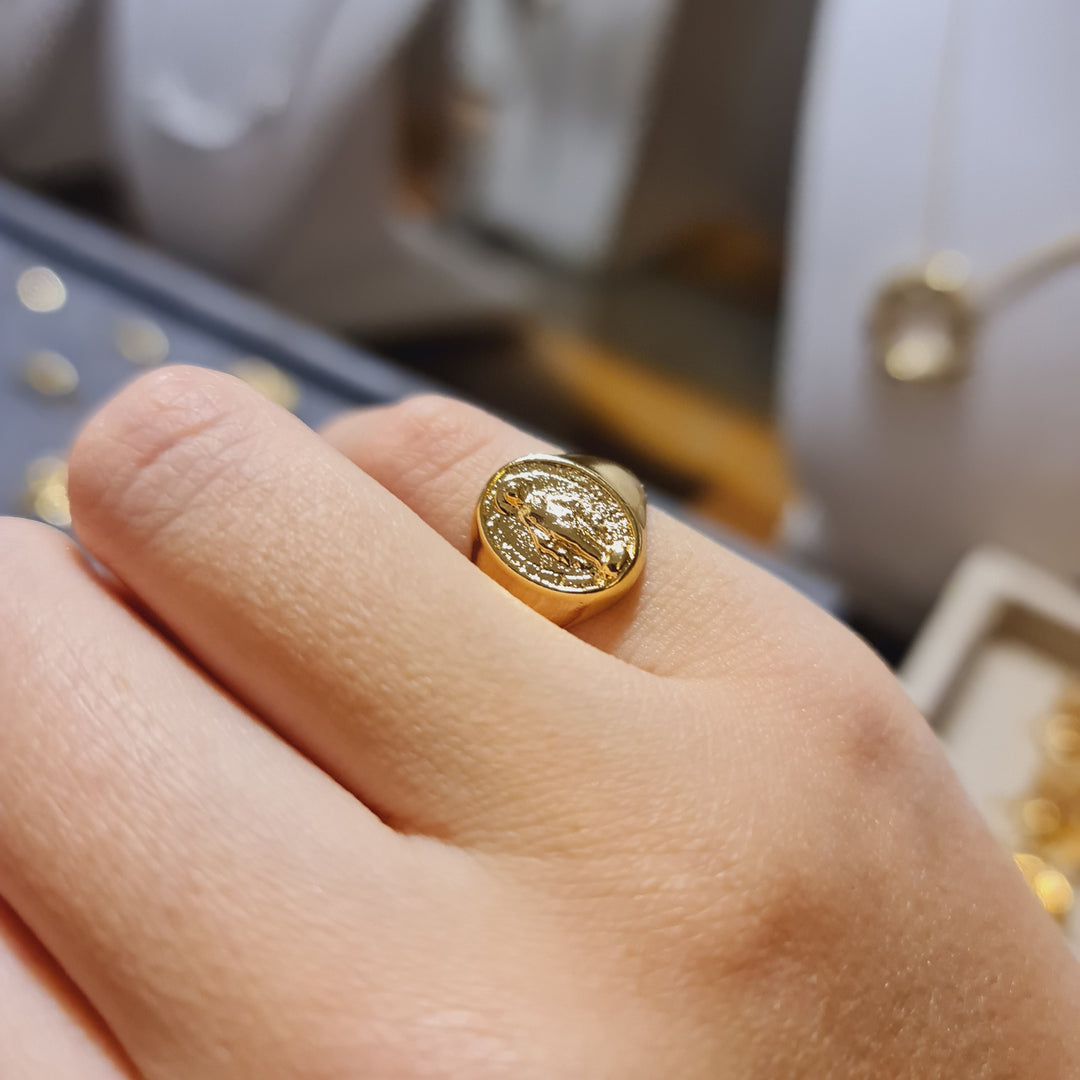 Anillo Sello Virgen de los Rayos Oro