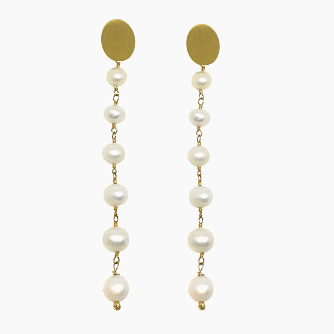 Aros finos  con perlas naturales diseño elegante y sofisticado 