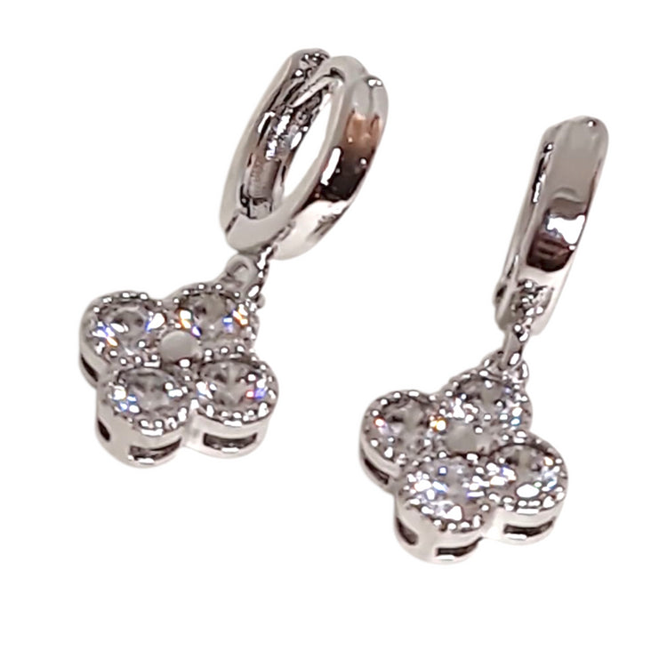 Aros trébol platino puestos - joya graduación matrimonio