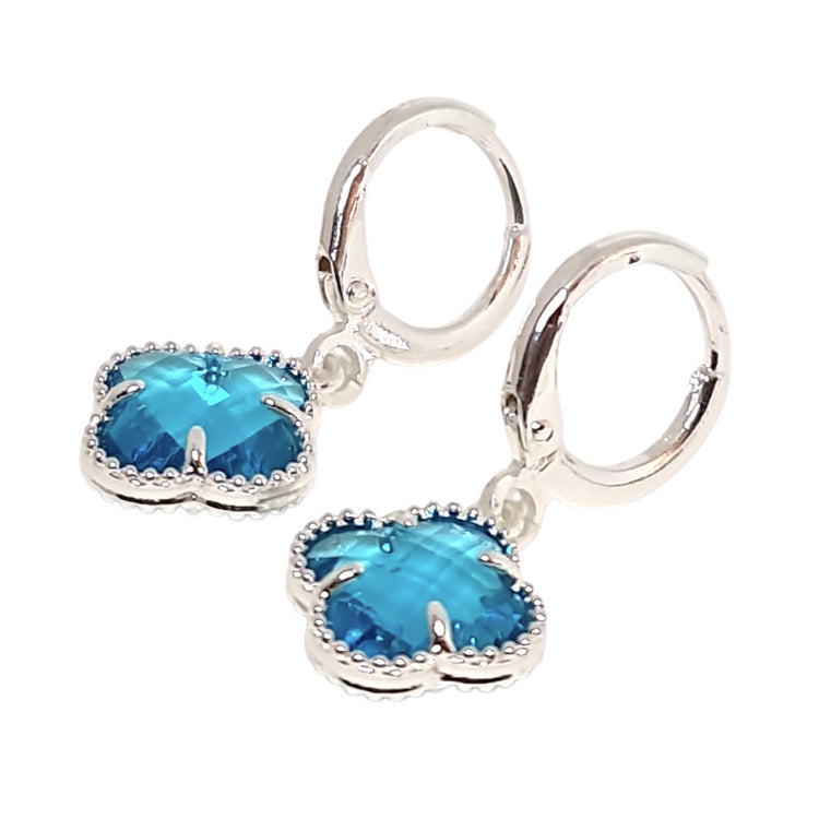 Detalle trébol blue plata - aros delicados