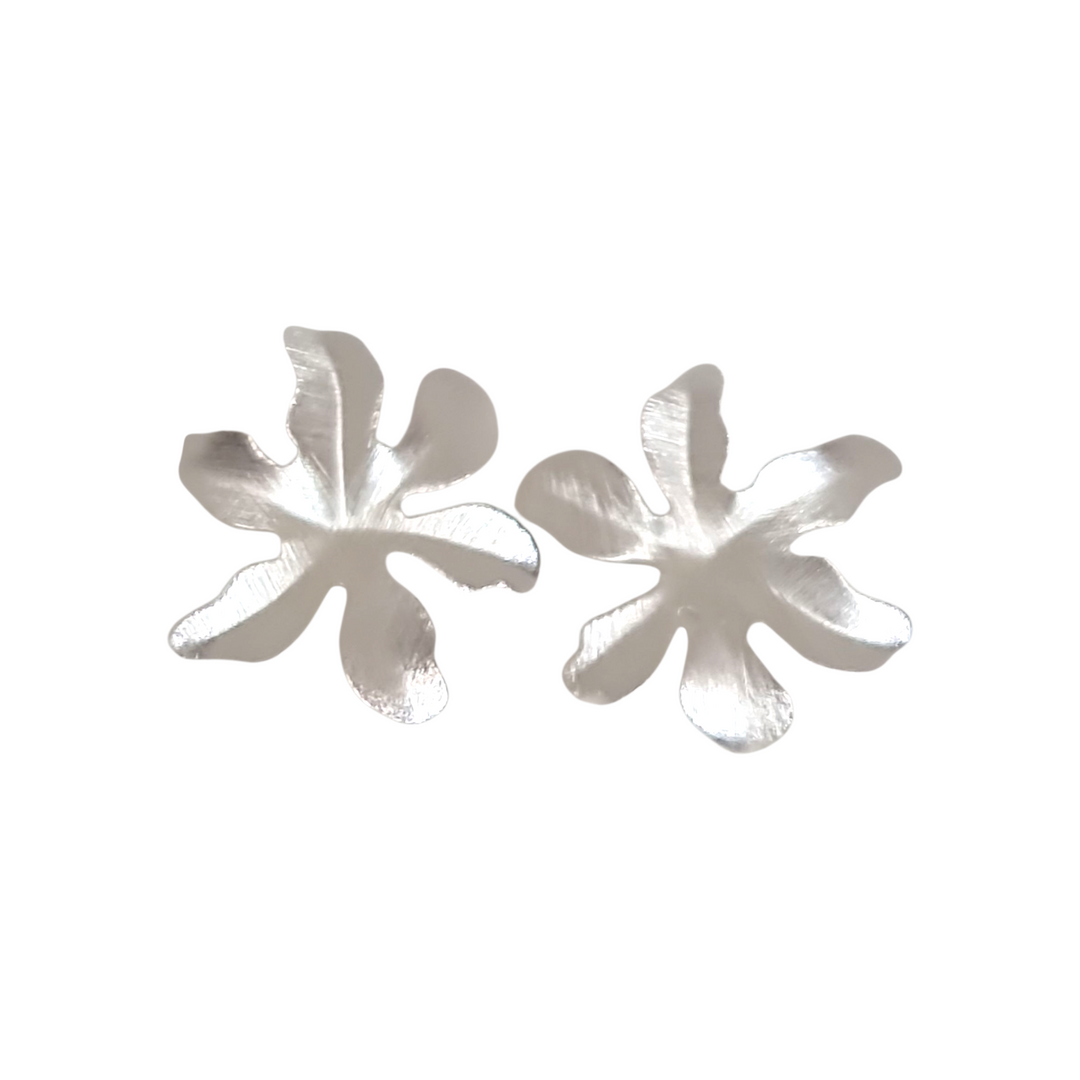 "Aros Flor Constanza Plata 925 - Vista completa del diseño"