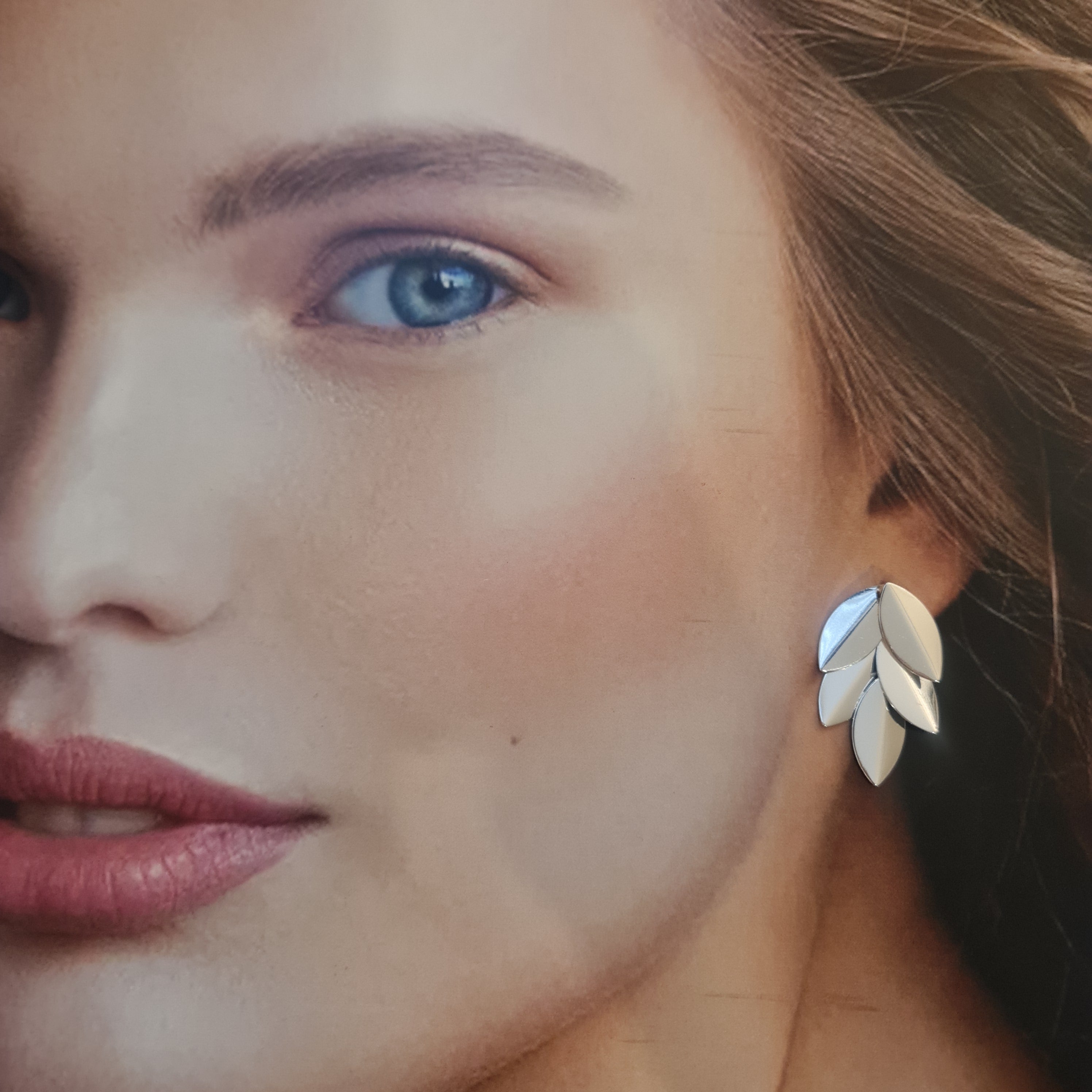 "Aros Anita Plata 925 - Modelo usando los aros"