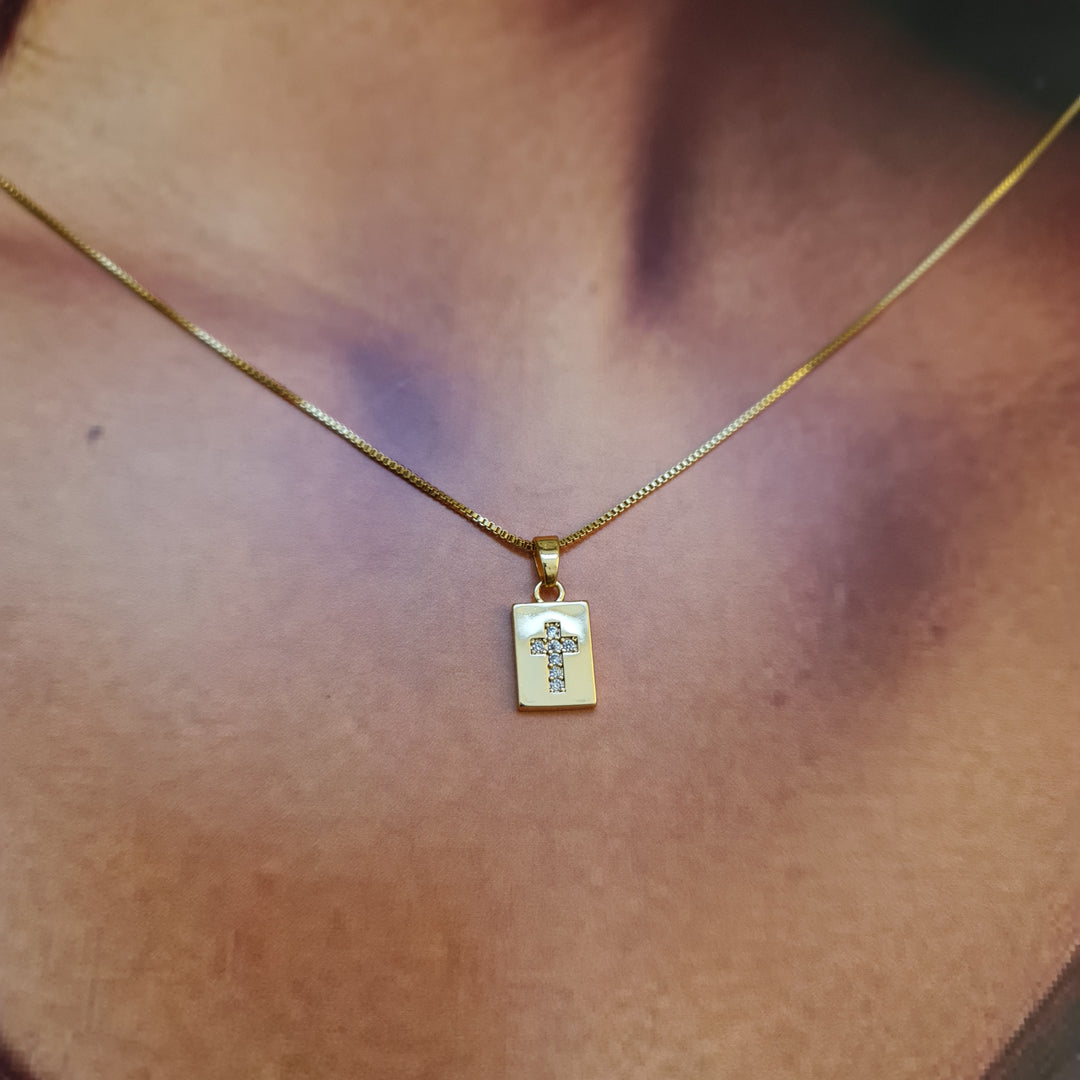 Collar Cruz Placa Circones Oro