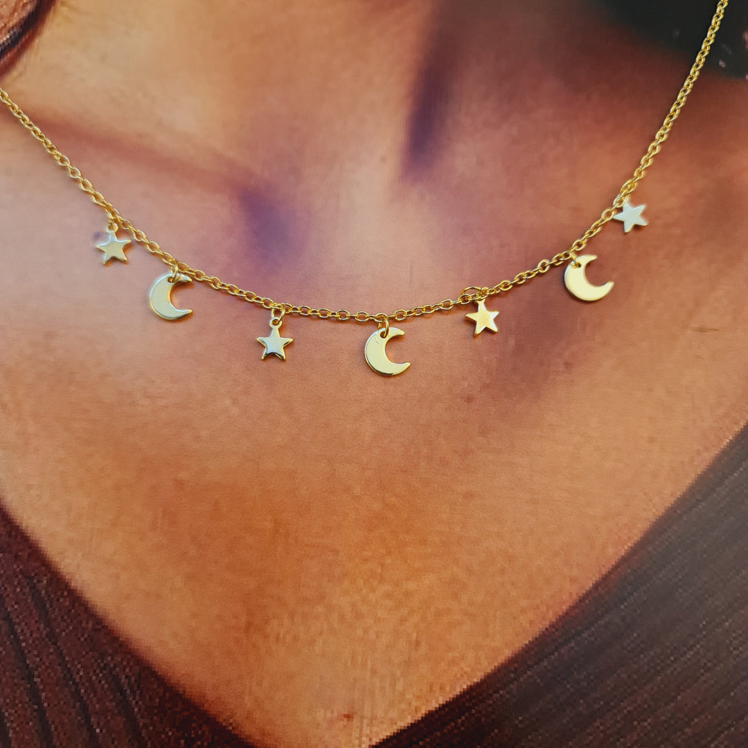 Collar Lunas Y Estrellas Oro