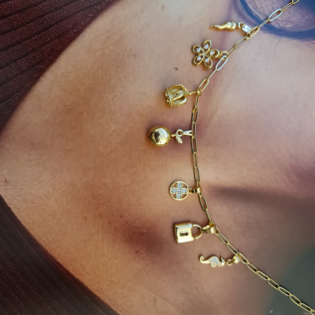 Collar Alejandra Oro