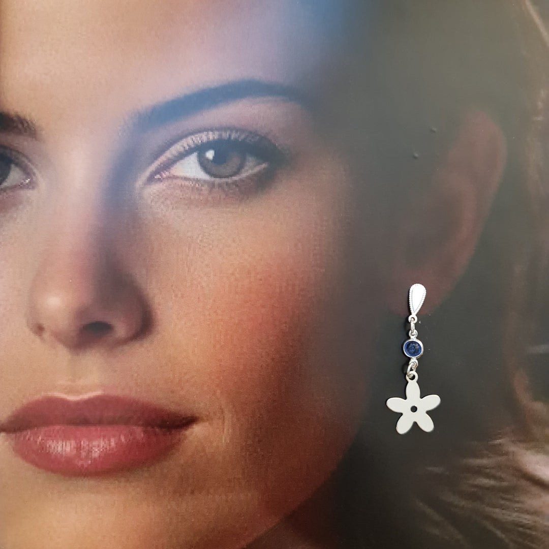 Aros flor azul plata puestos - joya graduación fiesta