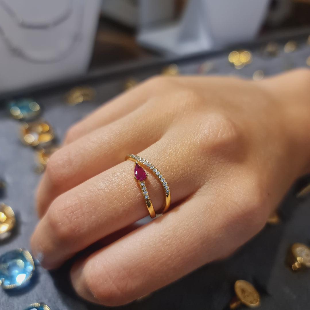 Anillo Ignacia Rubí Oro