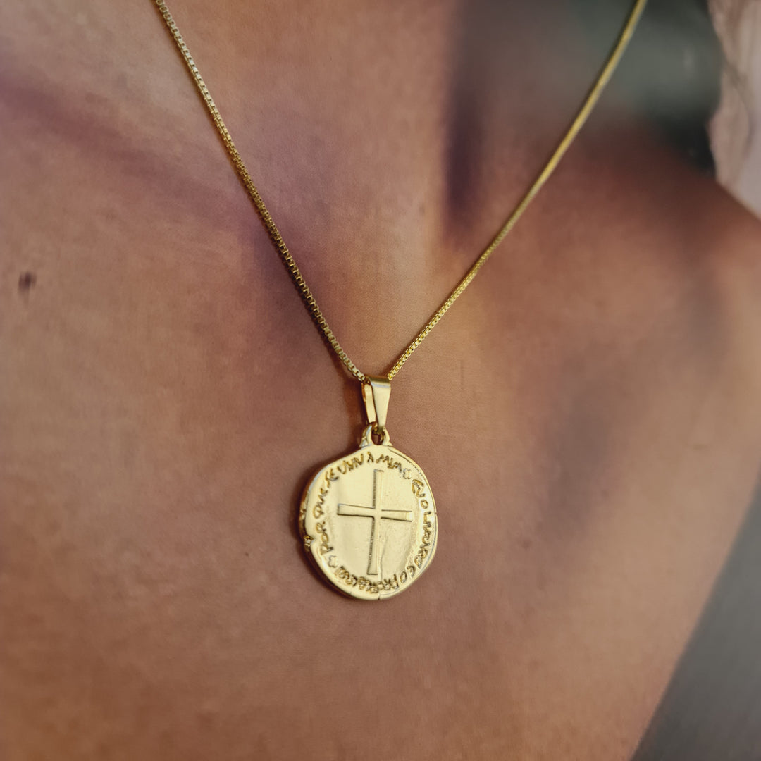 Collar Cruz Moderna Oro
