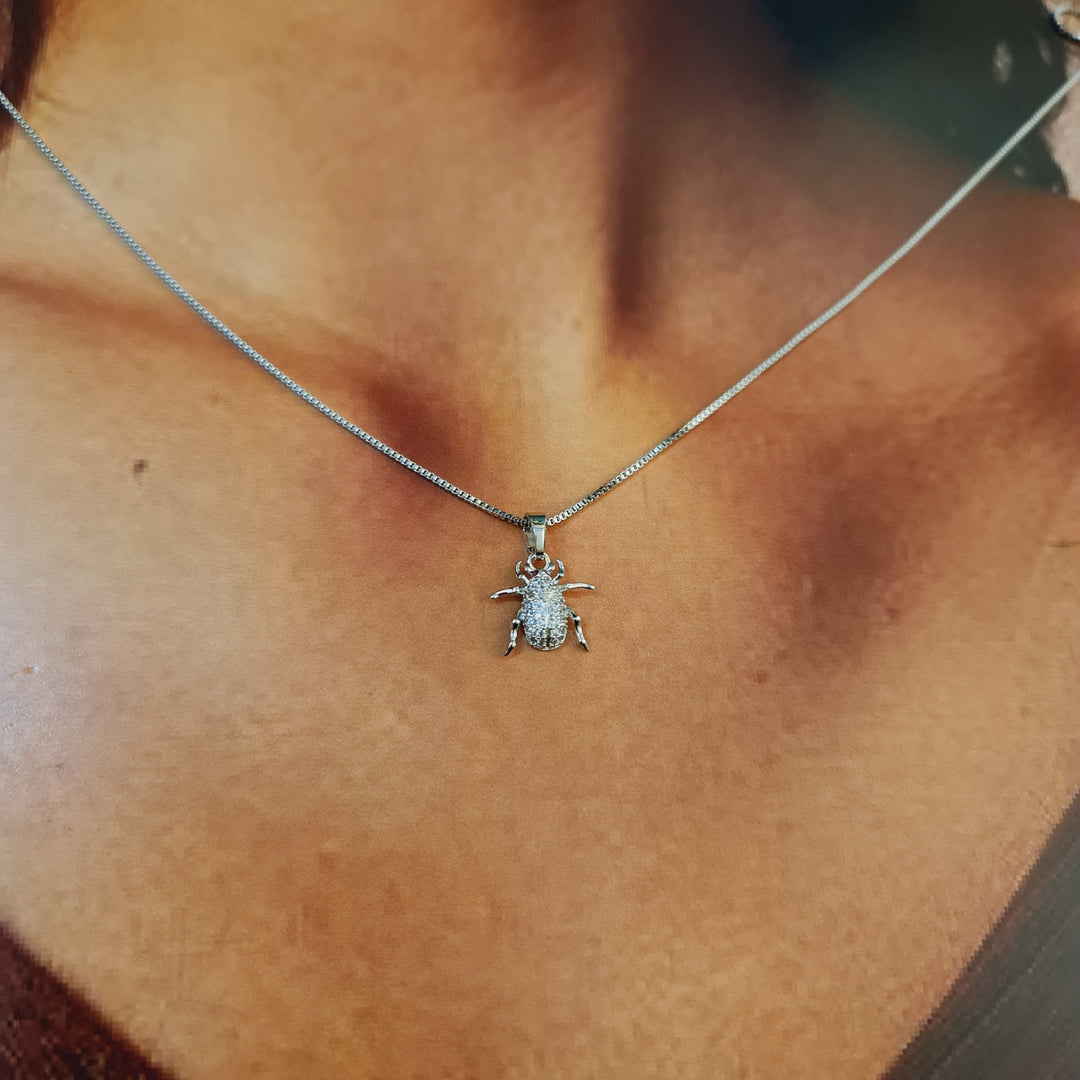 Collar Escarabajo Platino
